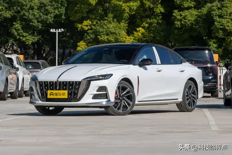 25款红旗H6正式上市，售价17.98万起，中型轿车！