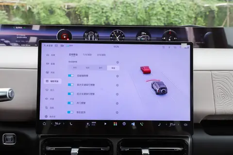 纵横 G700 实测:6 座豪华 + 1400km 续航,城市越野双适配的硬派 SUV